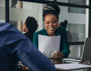 A woman using the STAR method to answer interview question