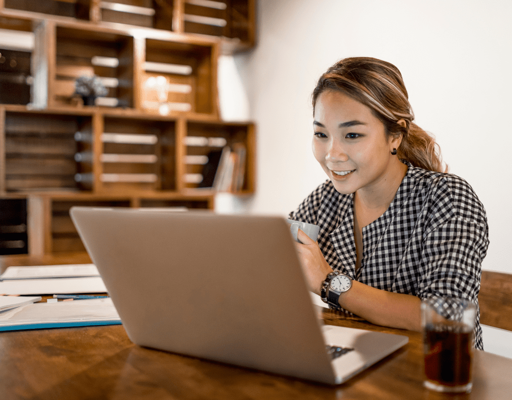 recruiter talking to candidate with laptop in front of her